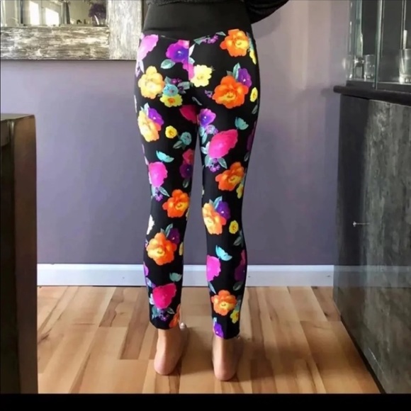 VS pink floral ultimate leggings - Picture 3 of 7